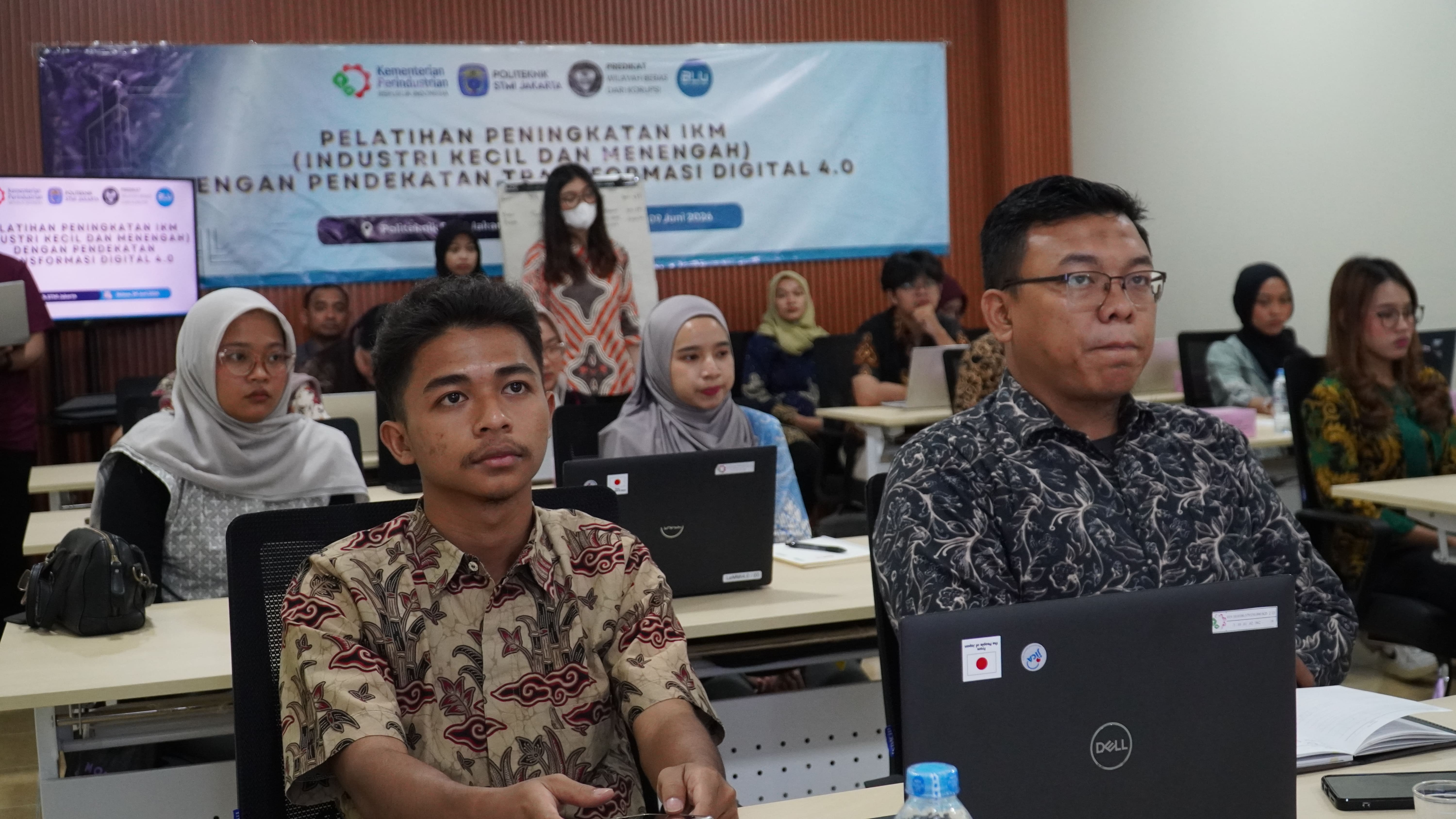Pelatihan Peningkatan Industri Kecil dan Menengah (IKM) Melalui Pendekatan Transformasi Digital 4.0