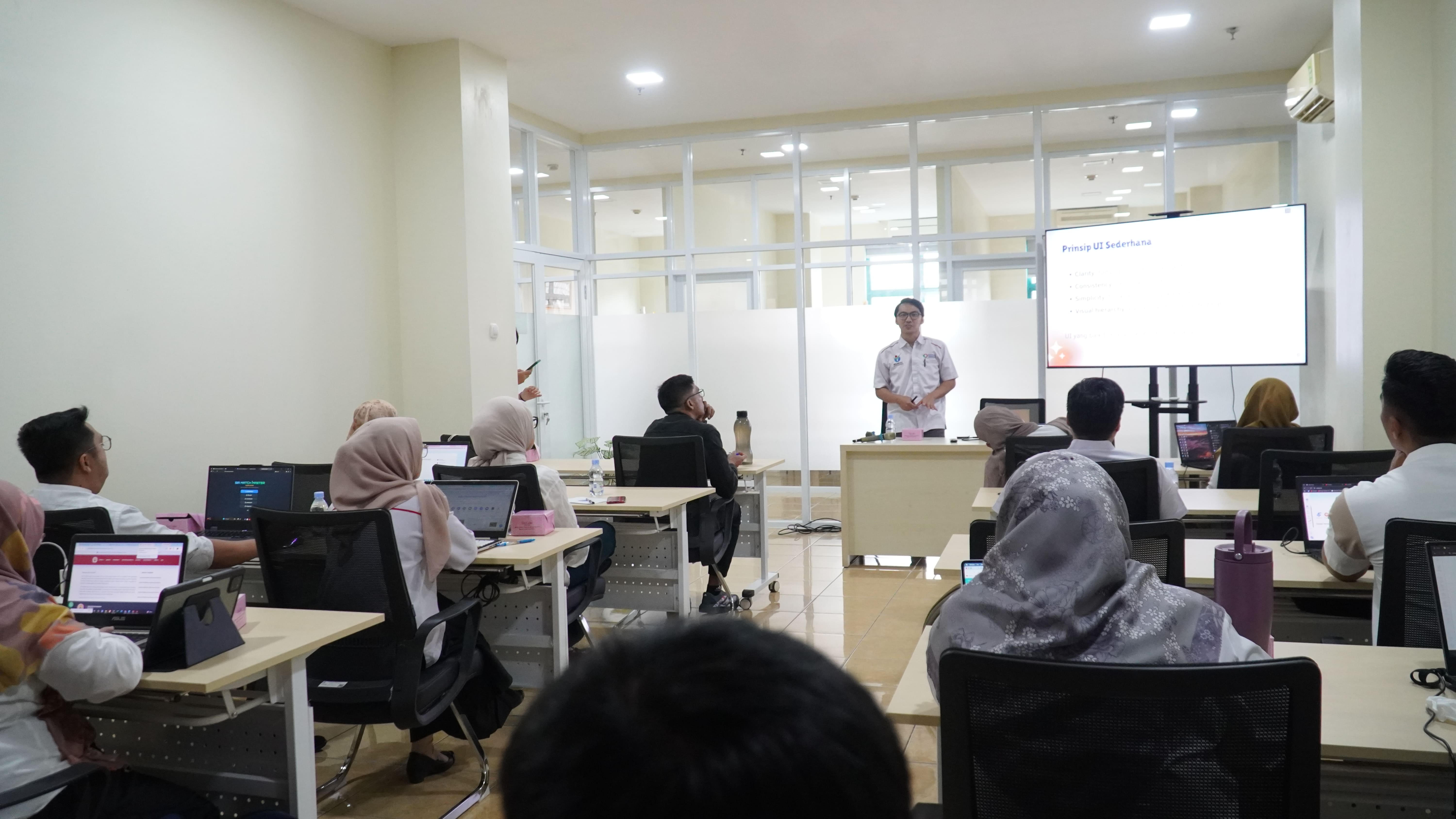 Pelatihan Penggunaan Platform Digital Untuk Menunjang Produktivitas Pembelajaran Berbasis Artificial Intelligence